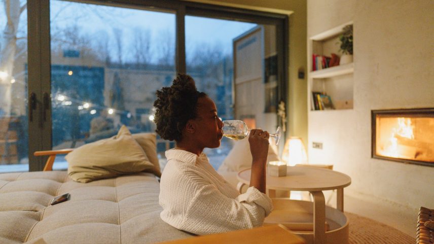 Inverno: vinhos brancos e rosés também combinam com a estação (Foto: Aleksandar Nakic/Divulgação)