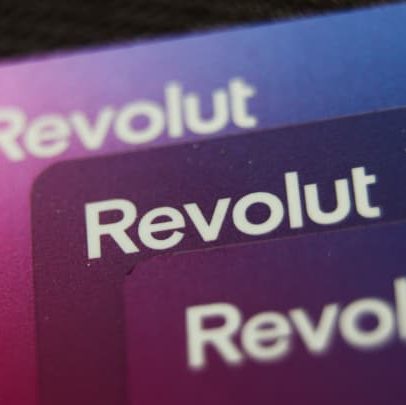 Revolut enfrenta desafios na transformação para banco no Reino Unido