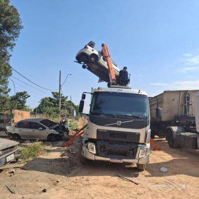 Ferro-velho irregular é fechado em Nova Iguaçu por irregularidades ambientais