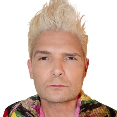 Corey Feldman homenageia os Beatles em novo vídeo sobre seus personagens