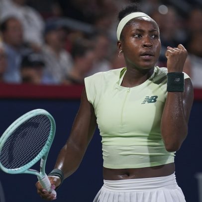 Gauff avança com vitória marcante após dificuldades em Roland Garros
