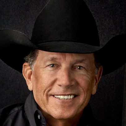 George Strait realiza show beneficente com Jamey Johnson e Randy Houser para vítimas de enchente no Texas