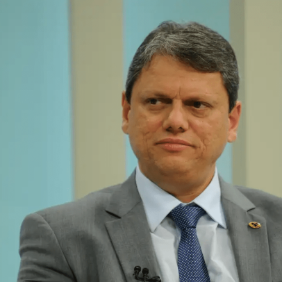 Tarcísio é aclamado como 'futuro presidente' por aliados em evento político