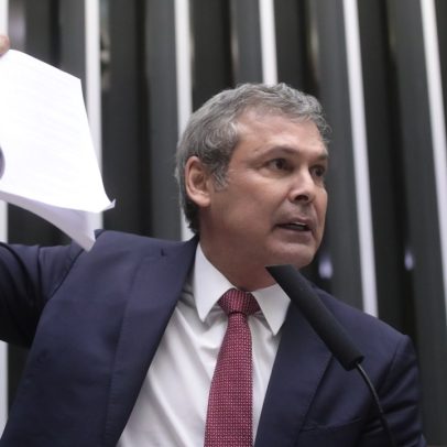 Líder do PT celebra decisão como vitória do Estado de Direito contra o golpismo
