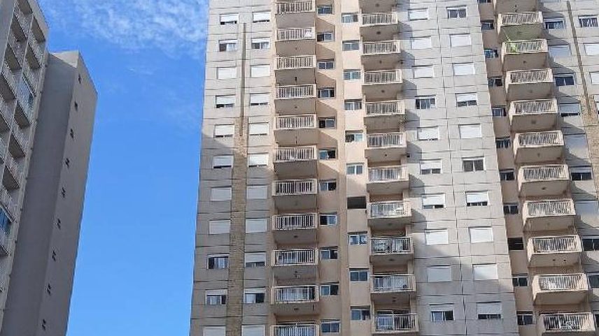 Apartamento de 52,92 m², dois quartos e vaga de garagem, próximo à estação Palmeiras-Barra Funda (linha 3-vermelha do Metrô), pode chegar a custar R$ 361 mil no lote 547 do edital 0028/2025 do leilão da Caixa (Foto: Divulgação/Fidalgo Leilões)
