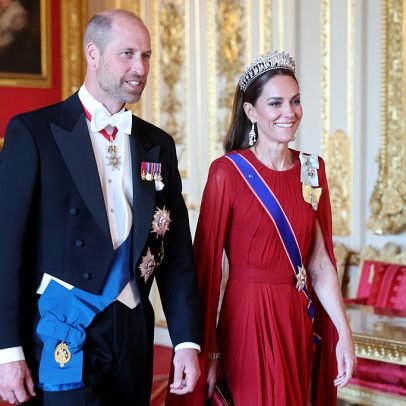 Kate Middleton impressiona com looks simbólicos na recepção de Macron na Inglaterra