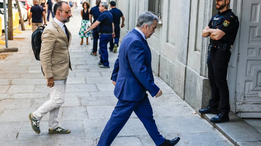 Santos Cerdán chega ao Supremo para declarar como investigado, no dia 30 de junho. (Foto: Álvaro García)