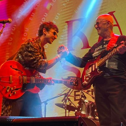 Guitarrista de Raul Seixas elogia série biográfica e destaca legado do cantor