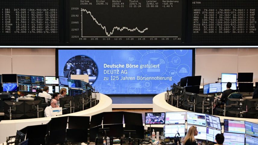 Índice Dax da bolsa de Frankfurt começou a terça-feira, 29, com alta de 1,1% (Foto: Arne Dedert/picture alliance/Getty Images)