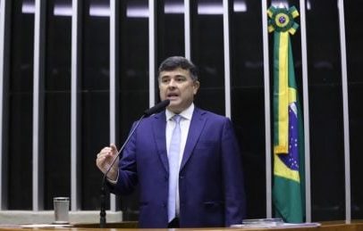 Deputado sugere isenção de impostos para álbuns de figurinhas no Brasil