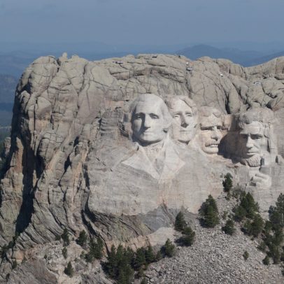 Trump deseja ter seu rosto esculpido no icônico Monte Rushmore