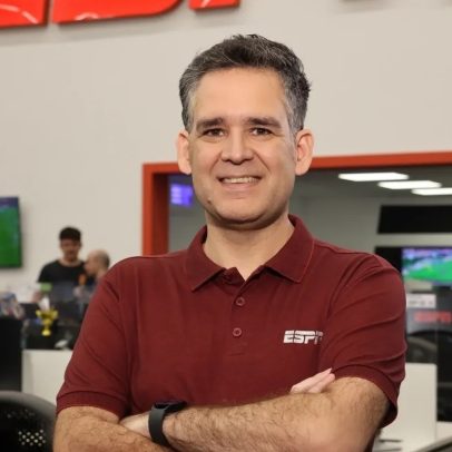 Comentarista da ESPN retorna à televisão após tratamento de saúde mental