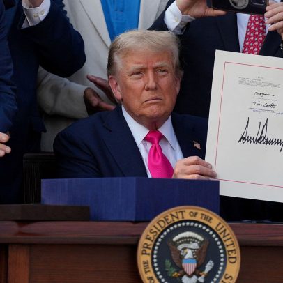 Democratas criticam vitória de Trump em conquista doméstica significativa