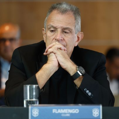 Flamengo enfrenta crises administrativas enquanto busca conquistar três títulos