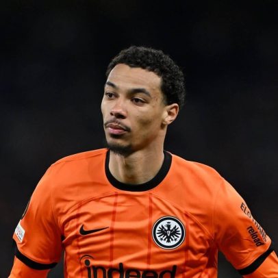 Liverpool inicia negociações com Frankfurt para contratar Hugo Ekitike