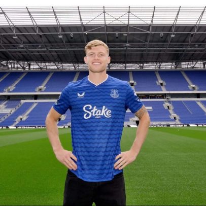 Everton renova contrato de Jarrad Branthwaite e garante futuro promissor
