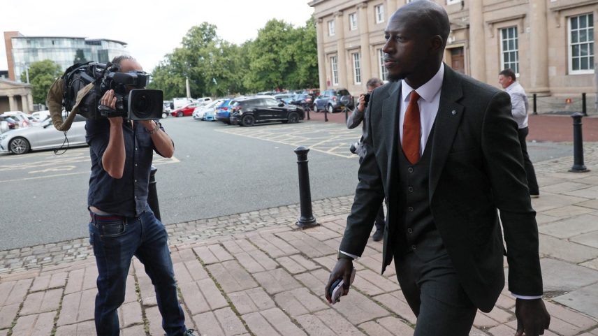 Absolvido de seis acusações de estupro, Mendy deixa clube suíço após cinco meses (Foto: Darren Staples/AFP)