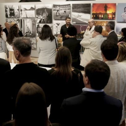 Exposição do centenário do GLOBO é inaugurada na Casa Roberto Marinho com imagens históricas