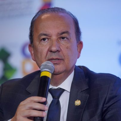Governador de Santa Catarina afirma que não há acordo para candidatura de Carlos Bolsonaro