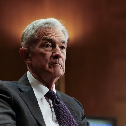 Fed resiste a pressões de Trump e mantém sua independência financeira