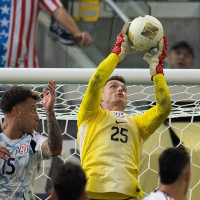 Freese brilha em disputa de pênaltis e anima seleção dos Estados Unidos
