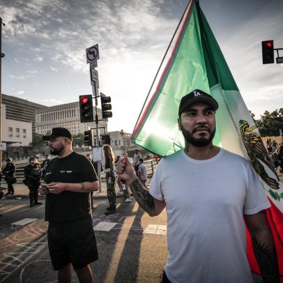 Falsos enfermos realizam protesto nacional contra a política migratória