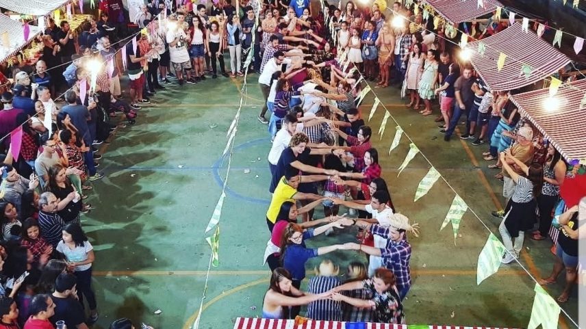 Ressurraiá, festa tradicional que acontece na Paróquia da Ressurreição, na rua Francisco Sá (Foto: divulgação)
