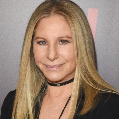 Barbra Streisand comenta colaboração com Mariah Carey e Ariana Grande como inevitável