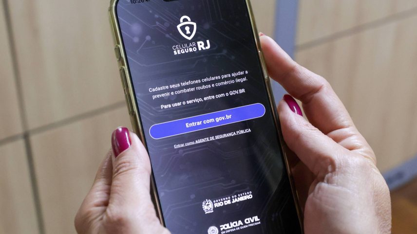O Celular Seguro RJ foi desenvolvido pelo departamento de tecnologia da Polícia Civil (Foto: Rafael Campos/Governo do Rio)
