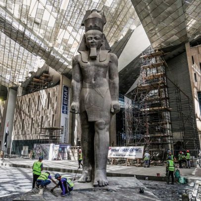 Maior museu arqueológico do mundo inicia funcionamento no Egito com soft opening