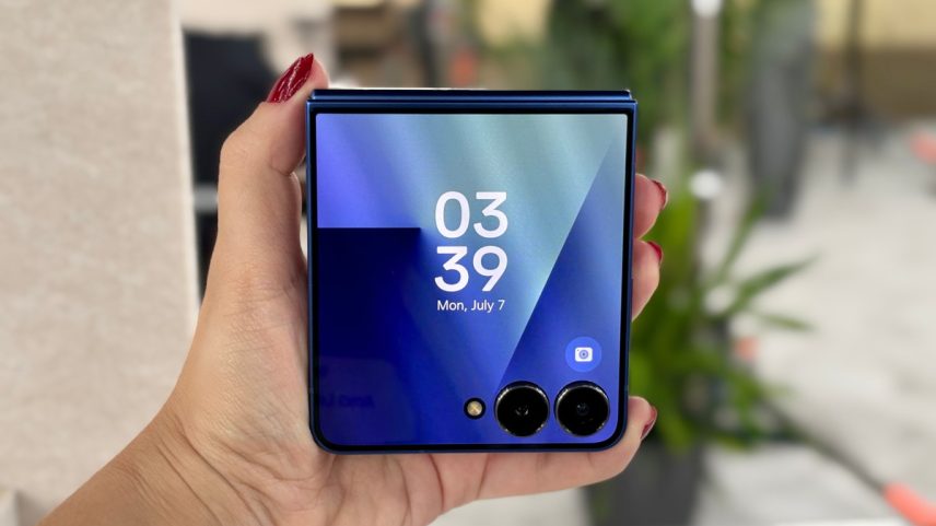 Tela externa do Samsung Galaxy Z Flip 7 (Foto: Ana Letícia Loubak/TechTudo)