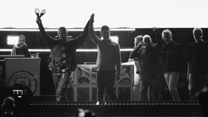 Oasis na estreia da turnê de reunião dos irmãos Gallagher após 16 anos, em Cardiff (Foto: reprodução/Instagram)