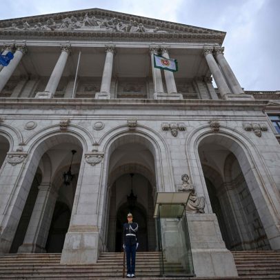 Governo português aprova pacote de medidas contra imigração alinhado à ultradireita