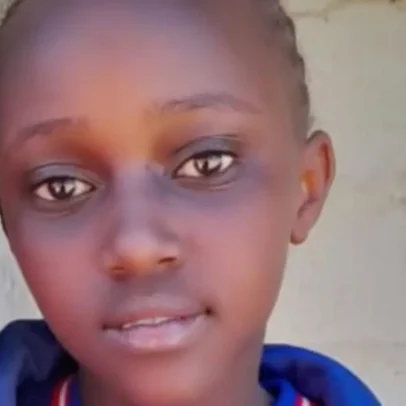 Menina de 12 anos é morta a tiros enquanto assistia TV durante protestos no Quênia