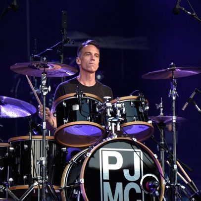 Matt Cameron afirma que não se aposentou após saída do Pearl Jam
