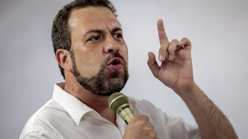 Guilherme Boulos: desconforto no governo com invasão a banco e convocação de ato para a Avenida Paulista (Foto: Suamy Beydoun/AGIF/AFP)