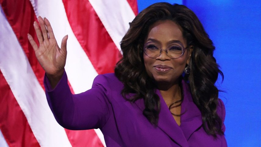 A apresentadora Oprah Winfrey durante a convenção democrata, em 21 de agosto de 2024 (Foto: REUTERS/Mike Segar)