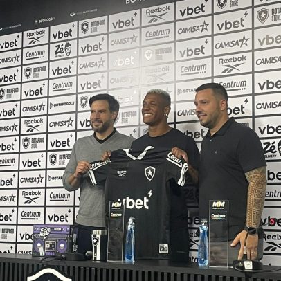 Botafogo apresenta Danilo com lançamento de camisa, mas ele não enfrenta o Corinthians