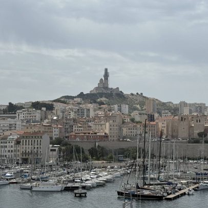 Marselha se destaca como opção acessível e vibrante em relação a Paris