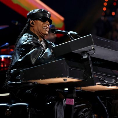 Stevie Wonder afirma que nunca vai parar de se apresentar e não acredita em aposentadoria