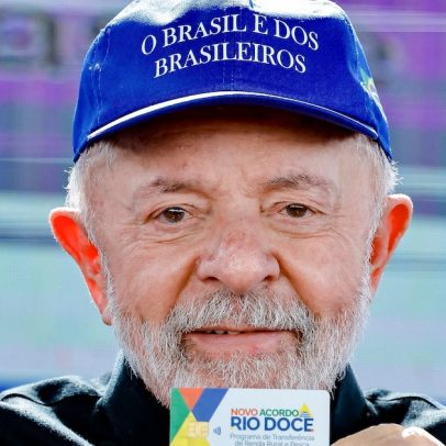 Lula afirma que Bolsonaro enviou filho aos EUA para interceder por ex-presidente
