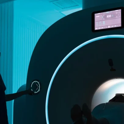 Homem morre após ser sugado por máquina de ressonância magnética em hospital