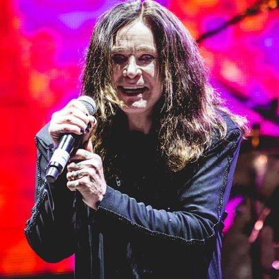 Padre realiza missa especial em homenagem a Ozzy Osbourne em Minas Gerais