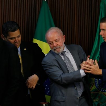 Governo e Centrão se unem contra taxação de Trump em meio à crise do IOF