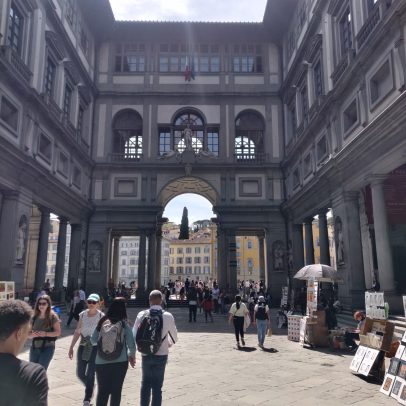 Museus europeus adotam medidas para proteger obras após incidente em Florença