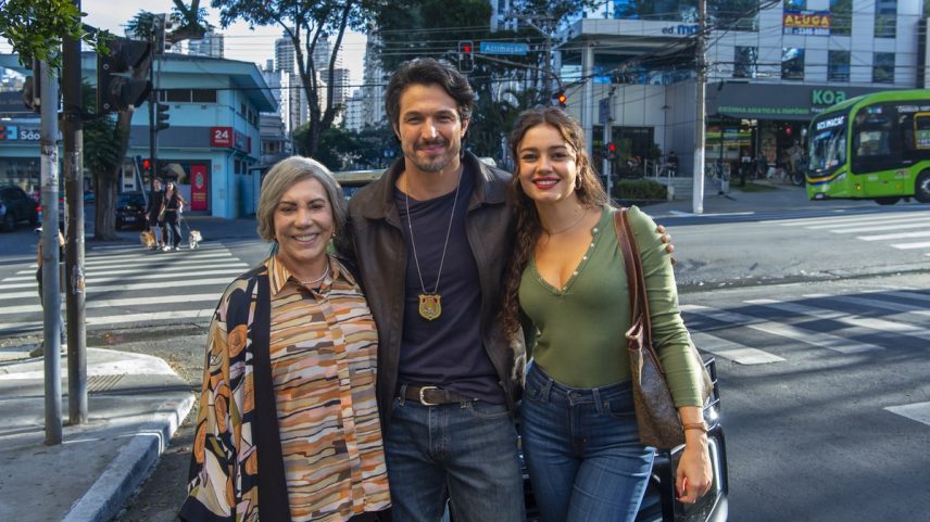 Arlete Salles, Romulo Estrela e Sophie Charlotte em 'Três Graças' — Foto: Estevam Avellar / TV Globo