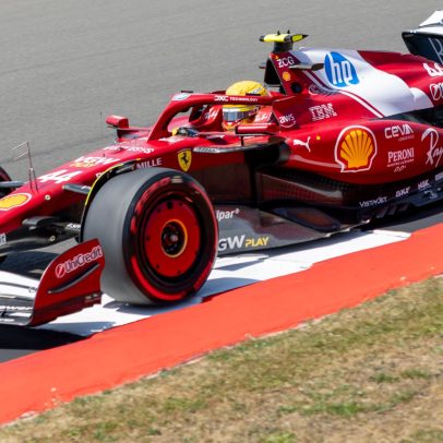 Hamilton se mostra otimista enquanto McLaren destaca desafio da Ferrari