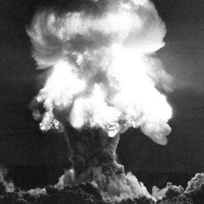 Inteligência artificial e desinformação aumentam risco de guerra nuclear