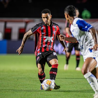 Vitória inicia temporada com derrota e erros que se repetem em campo