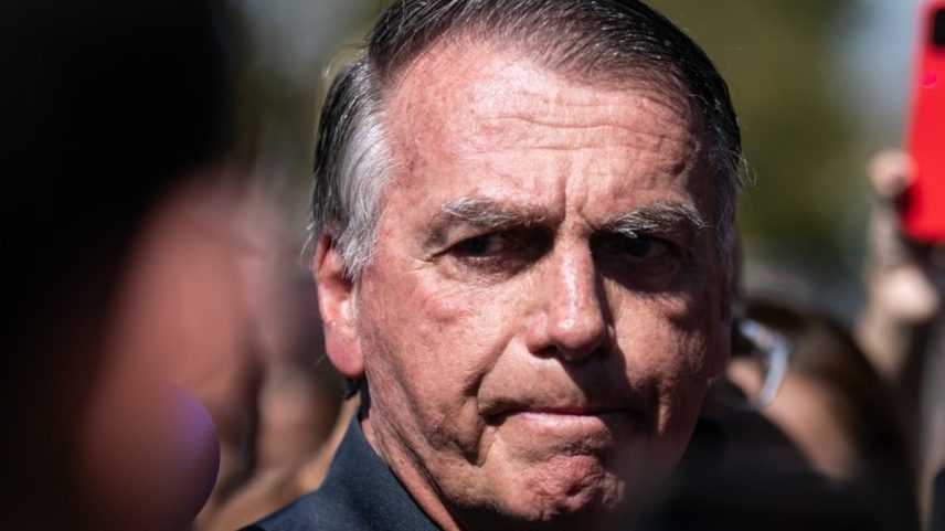 O ex-presidente Jair Bolsonaro, após colocar tornozeleira eletrônica (Foto: Brenno Carvalho/Agência O Globo)